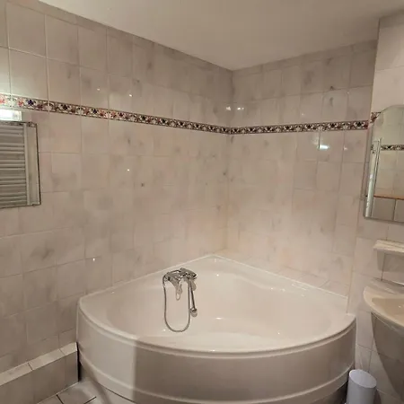 Daire Grand Avec Loggia - Centre - Thermes - Aquensis - Parking Prive *