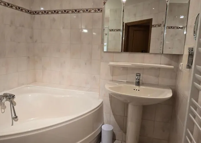 Grand - Centre - Thermes - Aquensis - Parking Prive * Bagneres-de-Bigorre